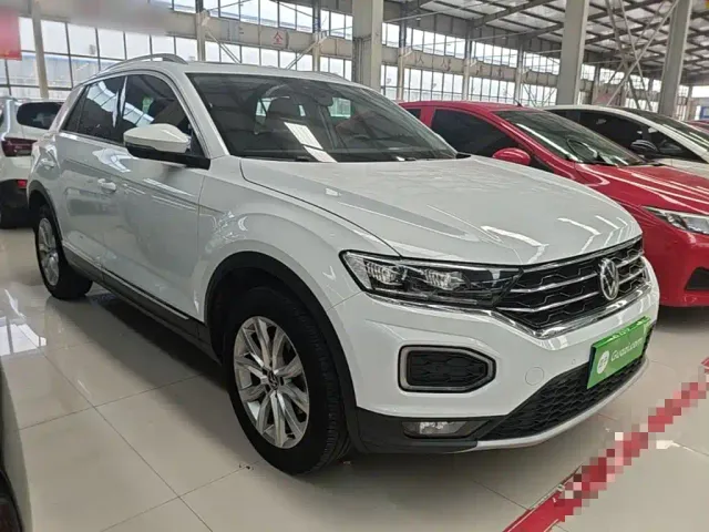 Volkswagen T-Roc — Фото автомобиля 3