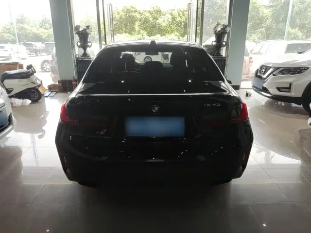 BMW 3 Series — Фото автомобиля 5