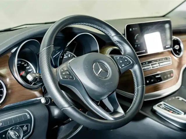 Mercedes-Benz V-Class — Фото автомобиля 11