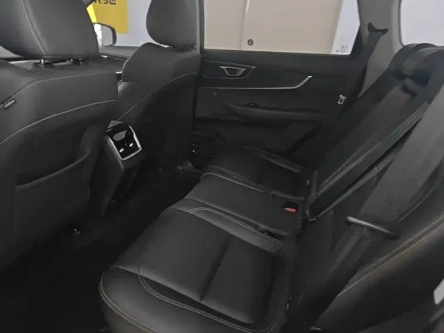 Chery Tiggo 8 — Фото автомобиля 16