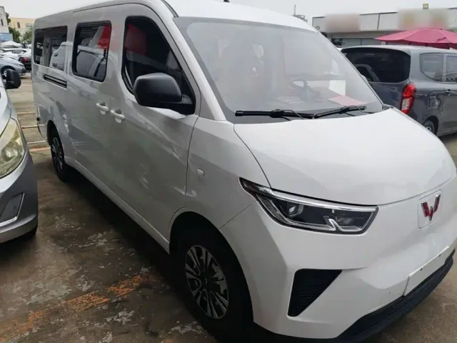 Wuling Yangguang — Фото автомобиля 3