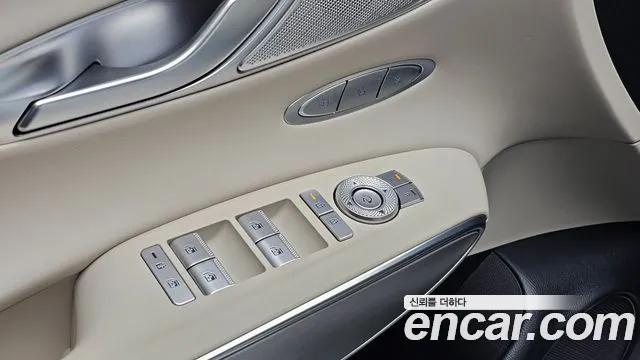 Genesis GV70 — Фото автомобиля 22