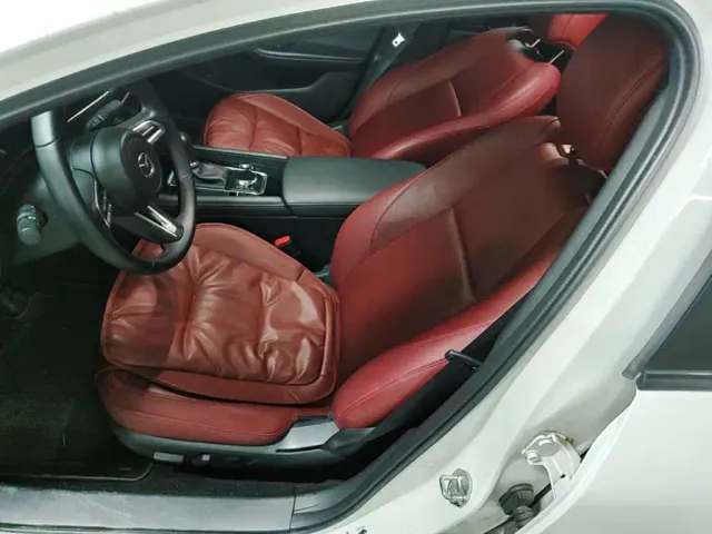 Mazda Axela — Фото автомобиля 14