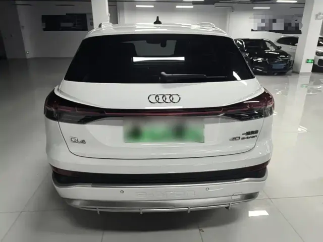 Audi Q4 e-tron — Фото автомобиля 5
