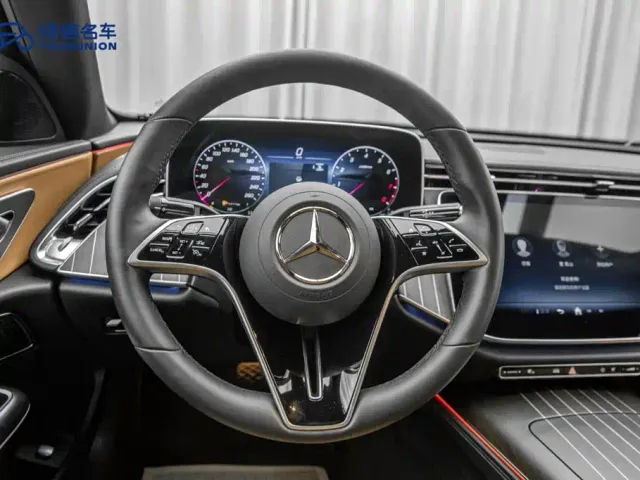Mercedes-Benz E-Class — Фото автомобиля 14