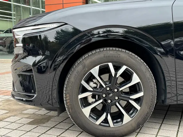 Ford Edge — Фото автомобиля 5
