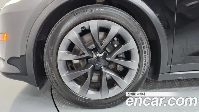 Tesla Model X — Фото автомобиля 5