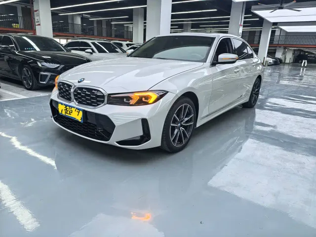 Фотография автомобиля — BMW 3 Series