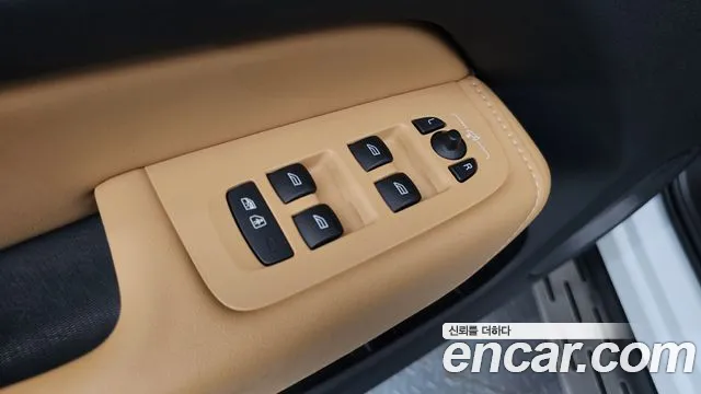 Volvo XC60 Generation 2 — Фото автомобиля 29