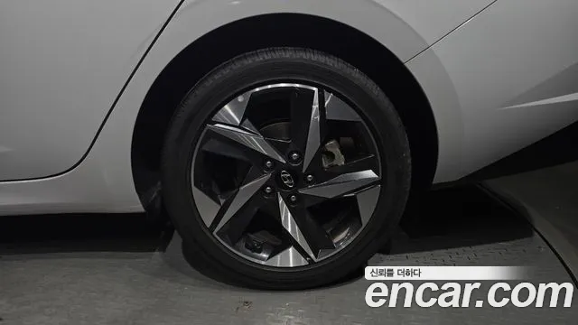 Hyundai AVANTE Avante (CN7) — Фото автомобиля 21