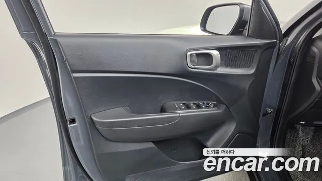 Hyundai Venue — Фото автомобиля 13