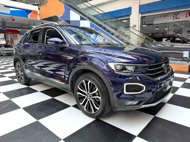 Volkswagen T-Roc — Фото автомобиля 3