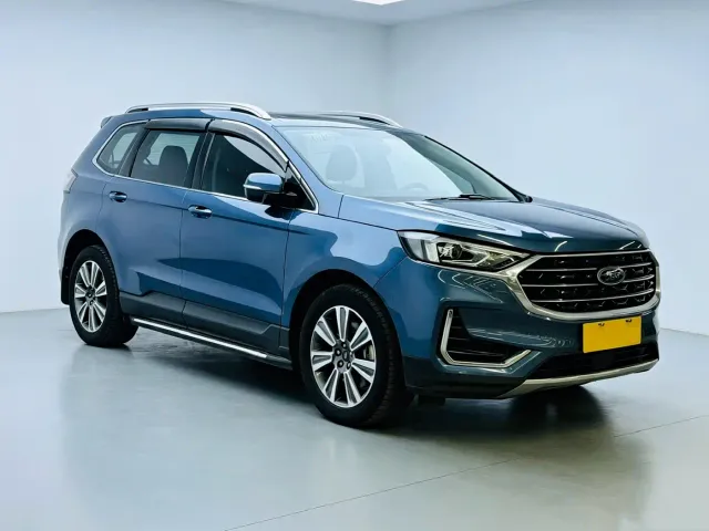Ford Edge — Фото автомобиля 3