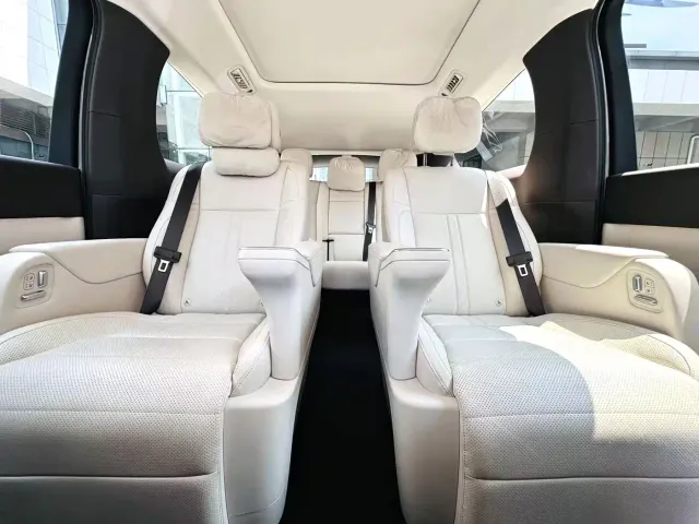 Li Auto MEGA — Фото автомобиля 4