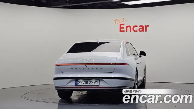 Hyundai Grandeur GN7 — Фото автомобиля 4
