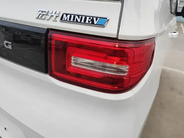 Wuling Hongguang Mini EV — Фото автомобиля 7