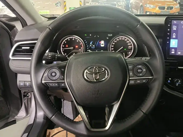 Toyota Camry — Фото автомобиля 10