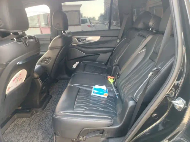 GAC Trumpchi GS8 — Фото автомобиля 13