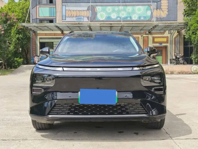 Xpeng G9 — Фото автомобиля 2