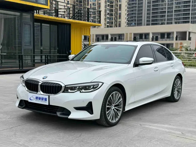 Фотография автомобиля — BMW 3 Series