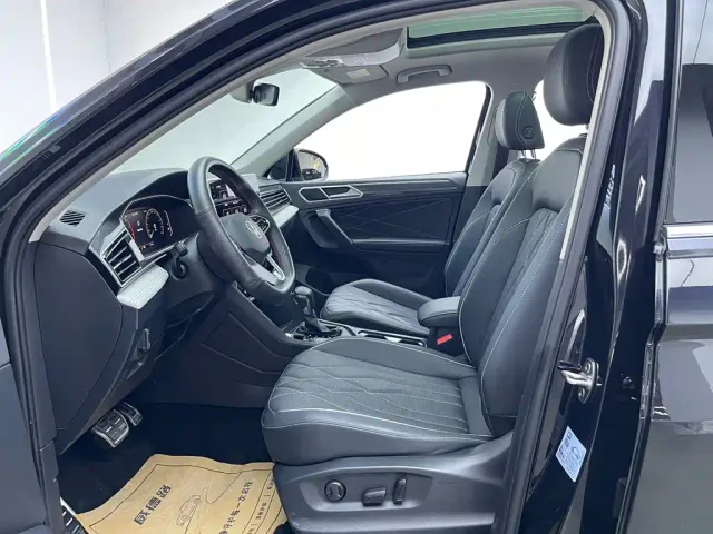 Volkswagen Tiguan L — Фото автомобиля 15