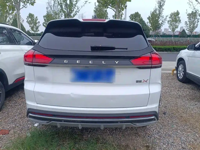 Geely Boyue — Фото автомобиля 21