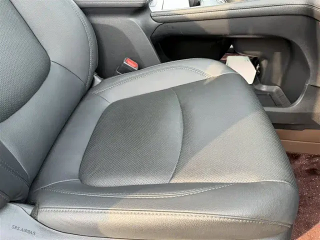 Toyota Sienna — Фото автомобиля 3