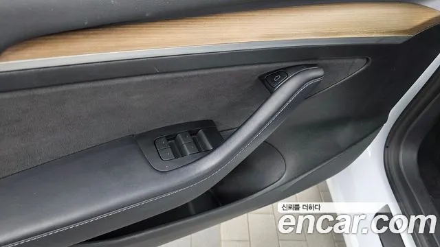 Tesla Model 3 — Фото автомобиля 28
