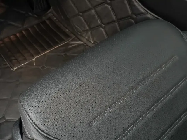 Mercedes-Benz C-Class — Фото автомобиля 12
