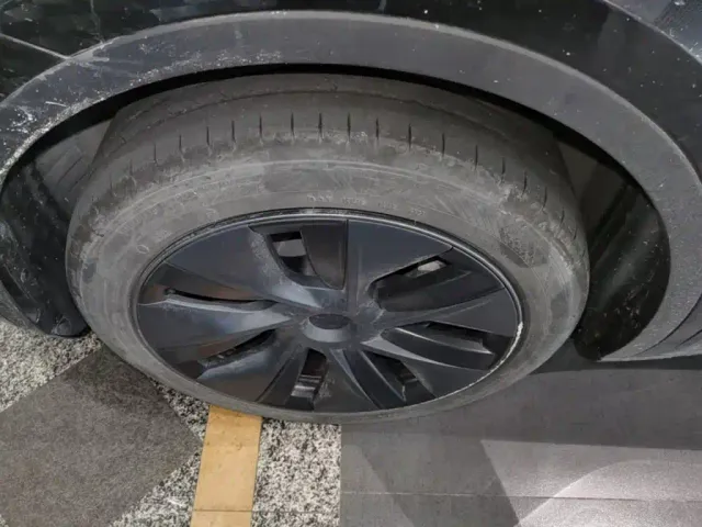 Tesla Model Y — Фото автомобиля 22
