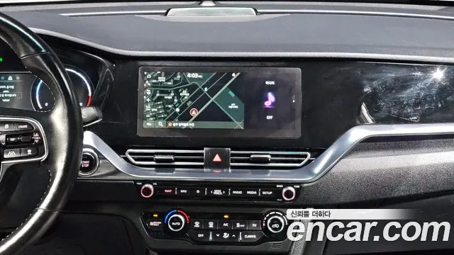 Kia Niro — Фото автомобиля 18