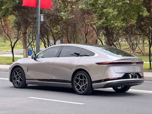 Changan Qiyuan A07 — Фото автомобиля 6