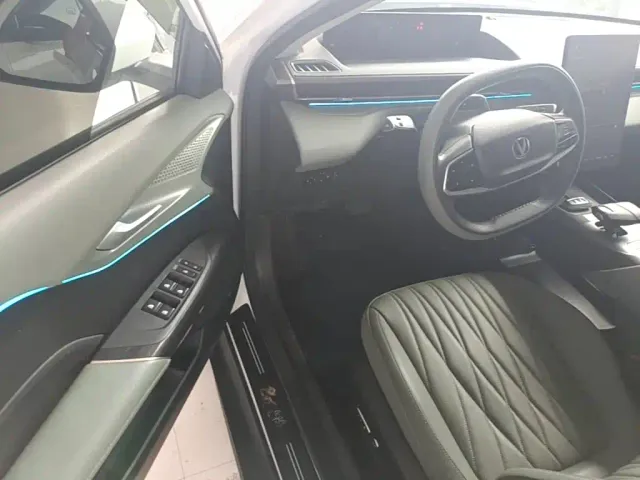 Changan Lamore — Фото автомобиля 15