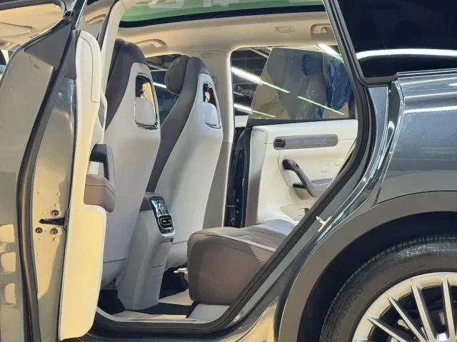 Leapmotor C11 — Фото автомобиля 16