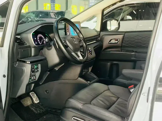 Honda Elysion — Фото автомобиля 4
