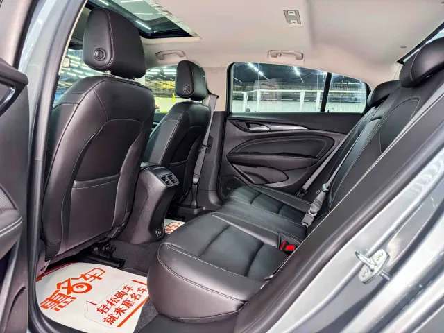 Buick Regal — Фото автомобиля 17