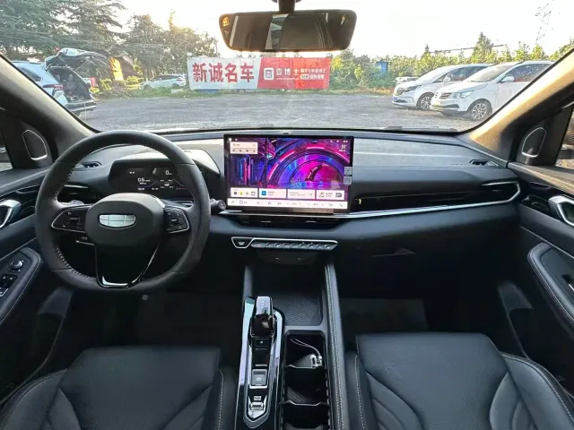 Geely Binyue — Фото автомобиля 8