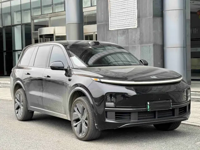 Li Auto L9 — Фото автомобиля 2