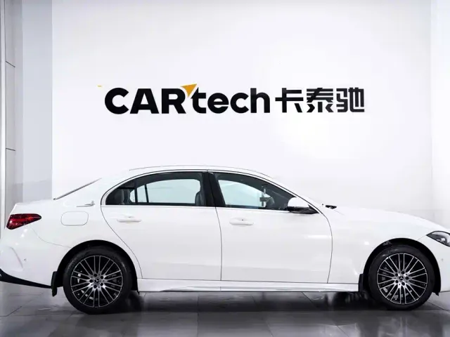 Mercedes-Benz C-Class — Фото автомобиля 3