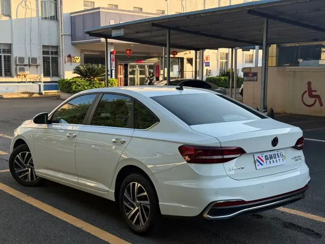 Volkswagen Lavida — Фото автомобиля 6