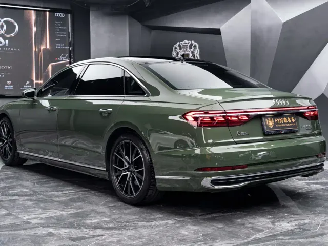Audi A8 — Фото автомобиля 14