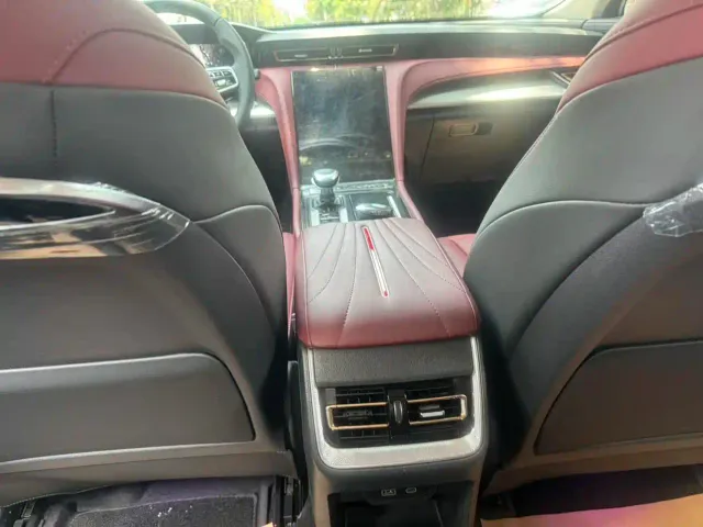 Hongqi H5 — Фото автомобиля 8