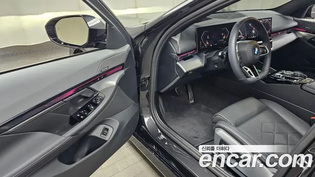 BMW 5-Series 5 серия (G60) 530i xDrive M Sport — Фото автомобиля 10