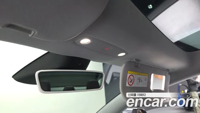 Tesla Model 3 — Фото автомобиля 25
