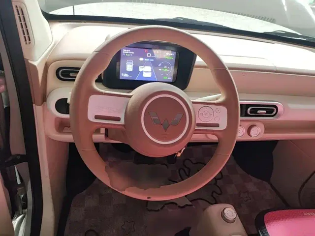 Wuling Hongguang Mini EV — Фото автомобиля 10