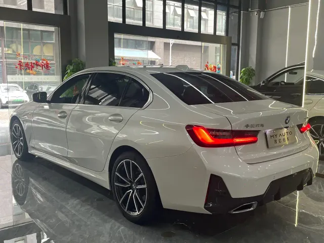 BMW 3 Series — Фото автомобиля 22