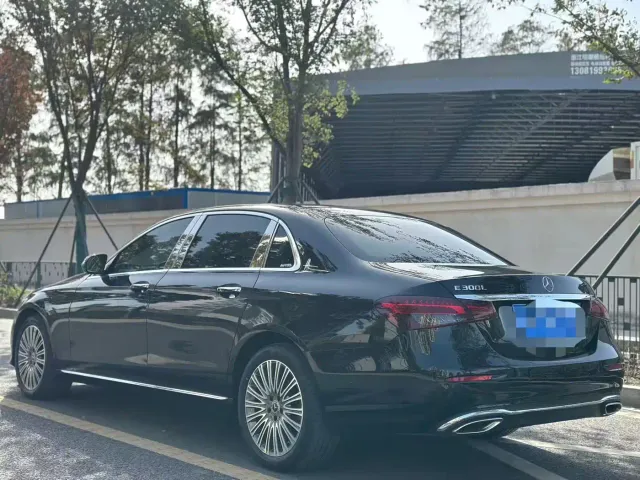 Mercedes-Benz E-Class — Фото автомобиля 8