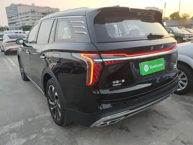Hongqi HS7 PHEV — Фото автомобиля 4