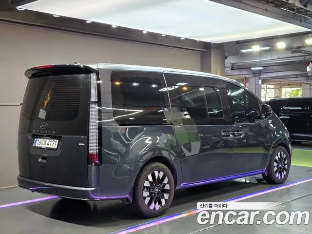 Hyundai Staria Staria 4WD Lounge 9 мест — Фото автомобиля 2