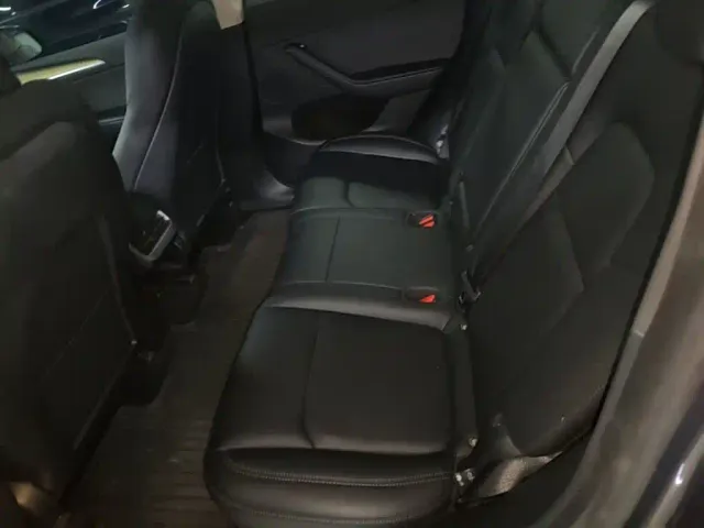 Tesla Model Y — Фото автомобиля 16